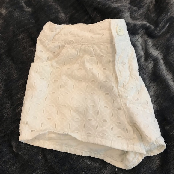 Girls Cherokee white pattern shorts - Picture 3 of 4